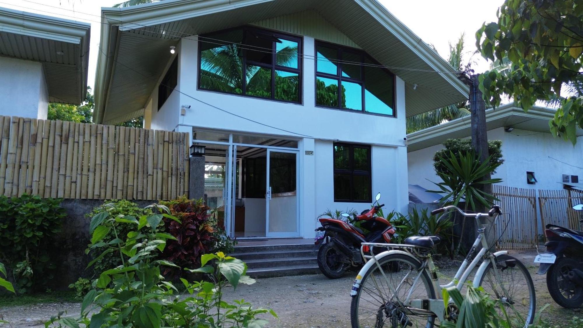 Отель General'S Hideout Siargao Генерал-Луна Экстерьер фото